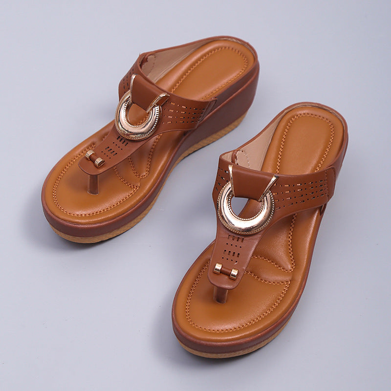 Solaire - Elevated Toe-Ring Sandals